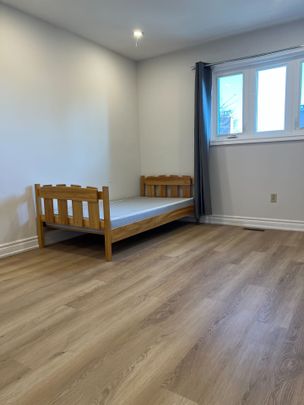 For Lease - 327 Sussex Avenue Unit# Upper, Richmond Hill, Ontario - Photo 1