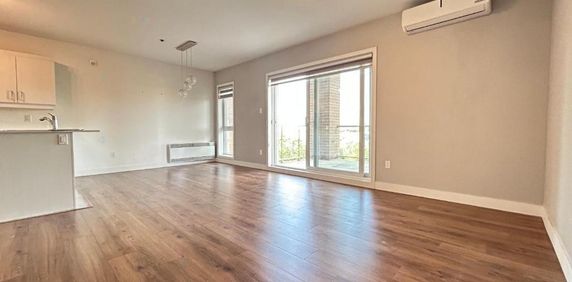 *Cession de Bail Superbe Condo Locatif 4 1/2 Ste-Dorothée Laval* - Photo 2