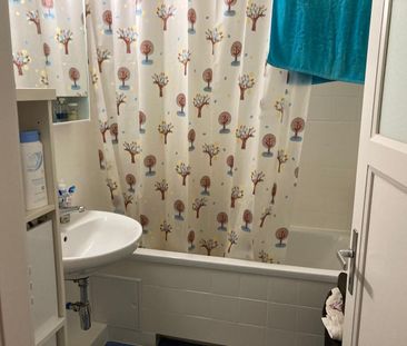 Bel appartement 5 pièces dans un environnement calme - Photo 2