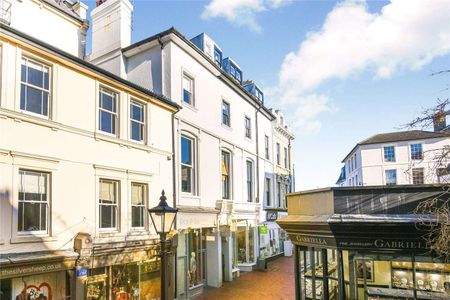 A beautifully presented two bedroom duplex apartment located in the village area of Tunbridge Wells. - Photo 3