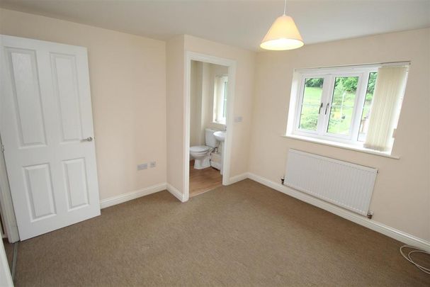 2 bedroom semi-detached house to rent - Photo 1