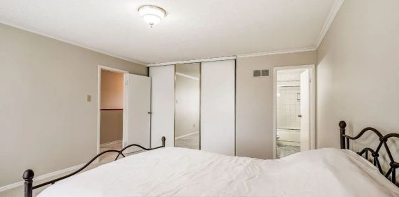 135 HURON HEIGHTS Drive #Primary Bedroom - Photo 2