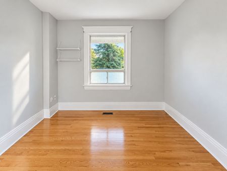 For Lease - 184 Franklin Avenue Unit# Main Fl, Toronto, Ontario - Photo 2