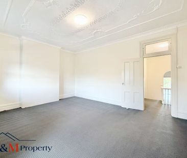 Spacious one bedroom with big back deck yard - Photo 4