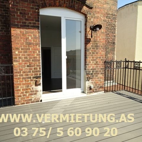 Gemütlichkeitsfaktor Kamin & im Sommer riesige Terrasse & Einbauküche vorhanden - Photo 1