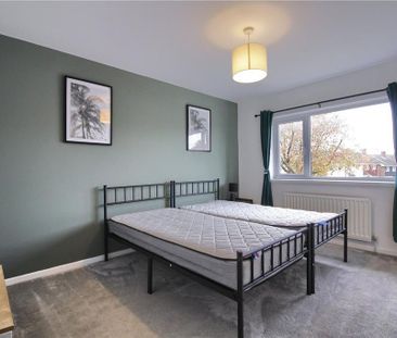 3 bedroom semi-detached house to rent - Photo 4