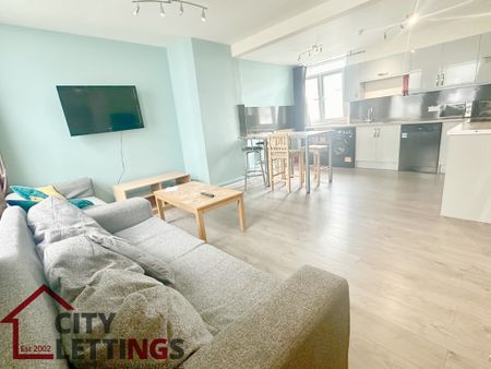 5 Bedroom Apartment - Photo 3