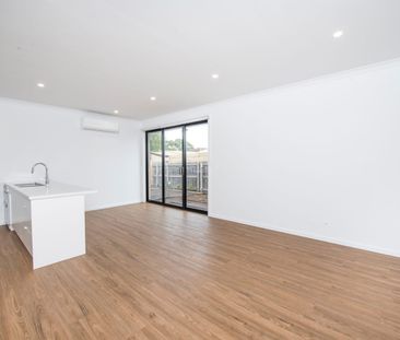 MODERN 2 BEDROOM HOME! - Photo 2