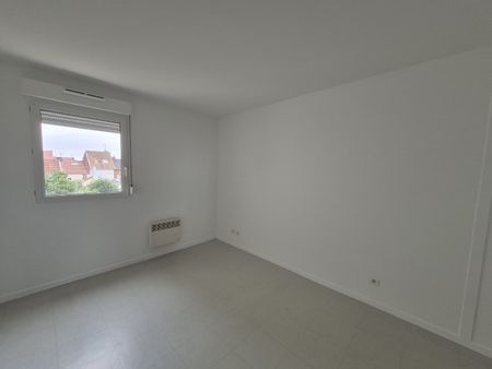 Location Appartement 3 pièces 67m² LENS 62300 - Photo 2