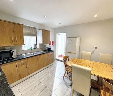 1 bedroom in a house share to rent - Photo 4