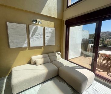 Atico en alquiler en Benahavis - Photo 1