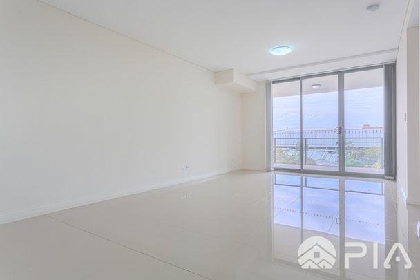 Rental Property Advertisement: Modern 1 Bedroom + Study Apartment with Parking! - Photo 1