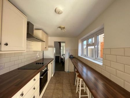 2 bedroom terraced house to rent - Photo 5