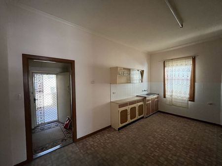 7 Langsford Street, Port Augusta - Photo 5