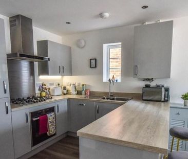 3 bedroom semi-detached house to rent - Photo 4