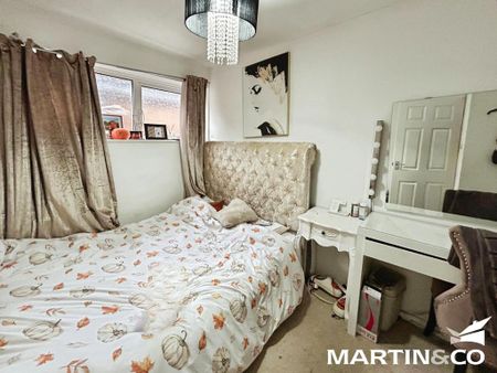 3 bedroom detached bungalow to rent - Photo 4