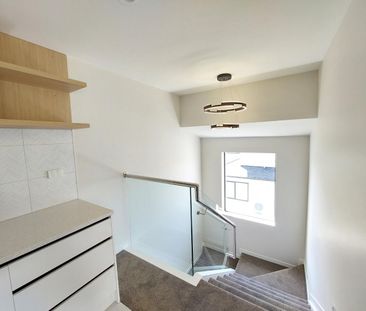 Large 7 Beds house with granny Flat - Photo 6