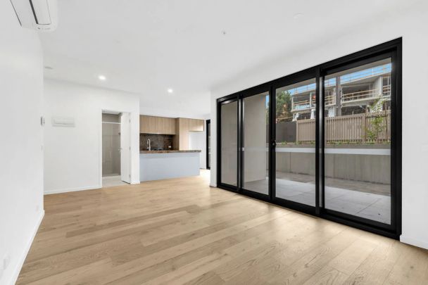 Near‑New Ground‑Floor Apartment with Private Courtyard - Photo 1