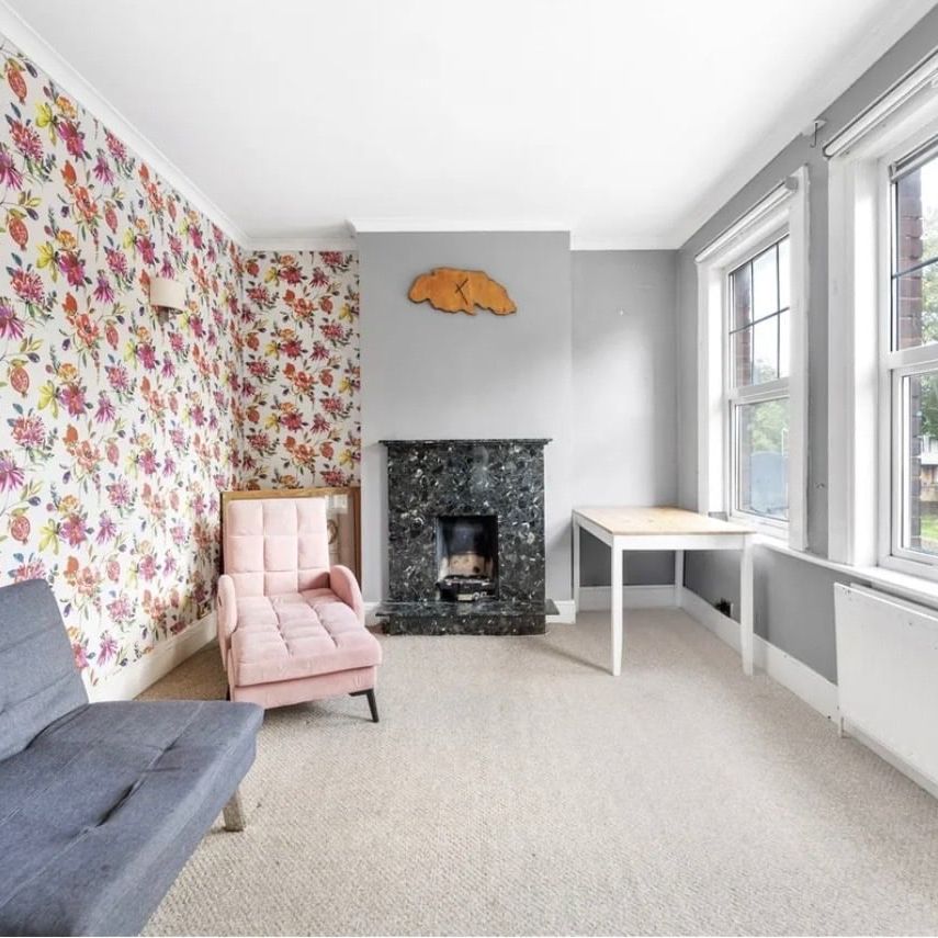 2 Bed Maisonette, Chingford Road, E17 - Photo 1