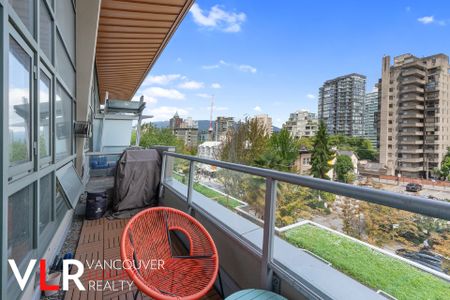 Penthouse in Downtown Vancouver, British Columbia - Photo 3