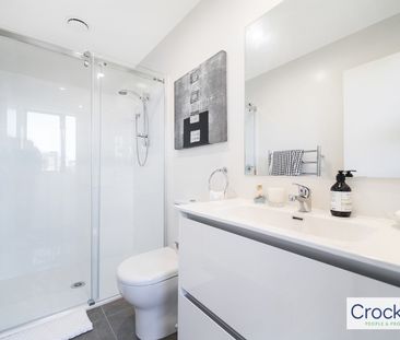 Get Ready to fall in Love - Photo 3