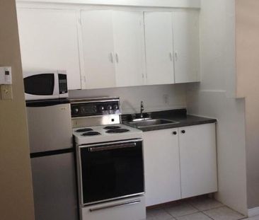 STUDIO RENOVE AVEC VUE IMPRENNABLE SUR UN JARDIN PRIVÉ - Photo 4