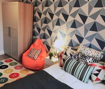 4 bedroom semi-detached house to rent - Photo 3