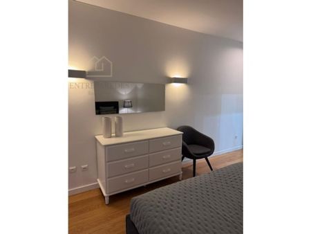 4 room luxury Apartment for rent in Porto, Portugal - Photo 4