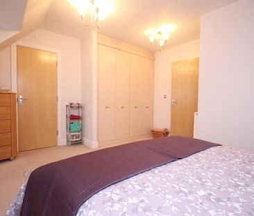 2 bedroom penthouse to rent - Photo 6