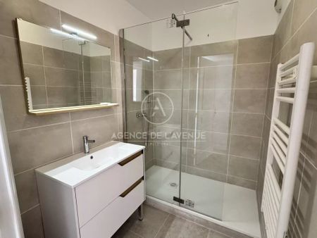 Location Appartement 4 pièces 92m² LA SEYNE SUR MER 83500 - Photo 3