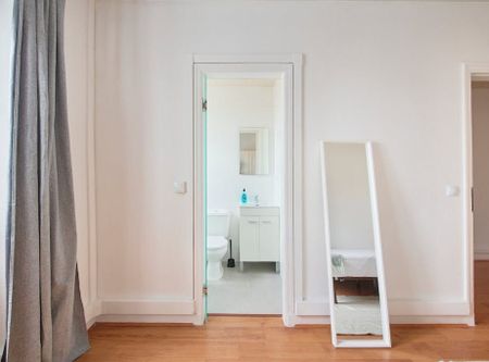 Rua Alexandre Herculano, Lisbon, Lisbon 1150-005 - Photo 2