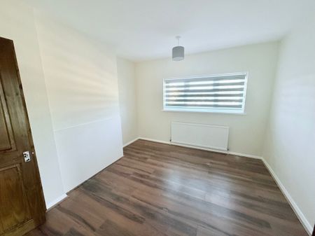 Newhouse Crescent, Watford - Photo 4