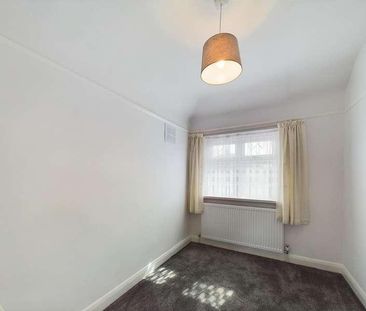 Lawn Close, Ruislip, HA4 - Photo 5