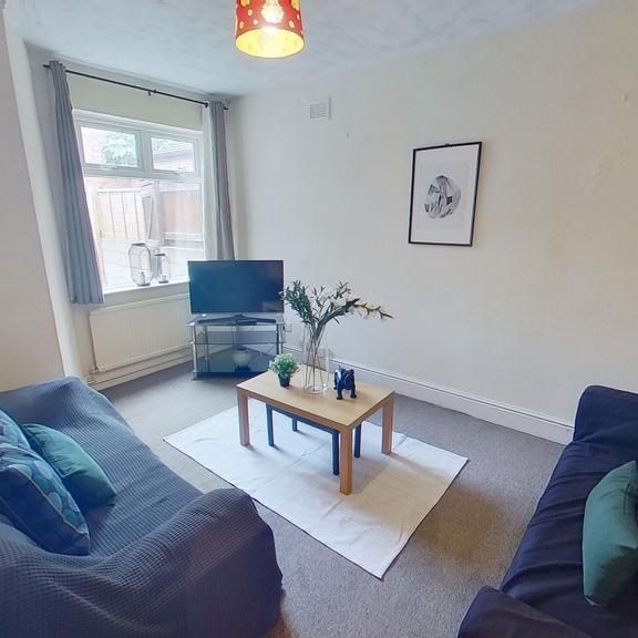 5 bedroom house to rent - Photo 1