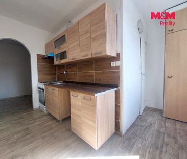 Pronájem bytu 2+1 50 m², Školní 515, Klášterec nad Ohří - Photo 2