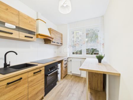 3 pokojowe mieszkanie po generalnym remoncie - Photo 2