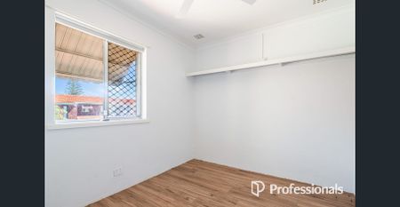 TUCKED-AWAY TOWNHOUSE IN SECURE GATED COMMUNITY - Photo 4