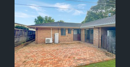 Neat Family Home - Photo 4