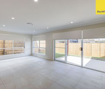 Stunning high-set residence - Photo 2