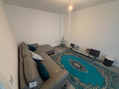 3 bedroom semi-detached house to rent - Photo 3
