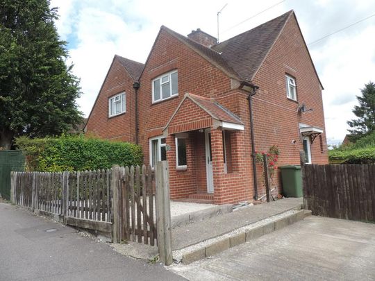 3 bedroom semi-detached house to rent - Photo 1
