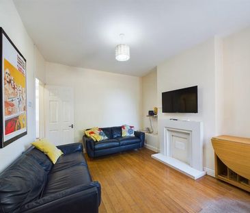 4 bedroom house - Photo 3