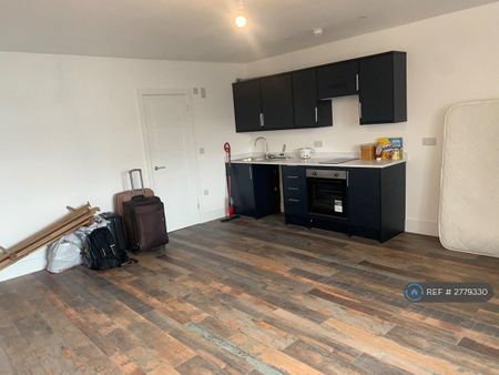 1 bedroom flat to rent - Photo 3