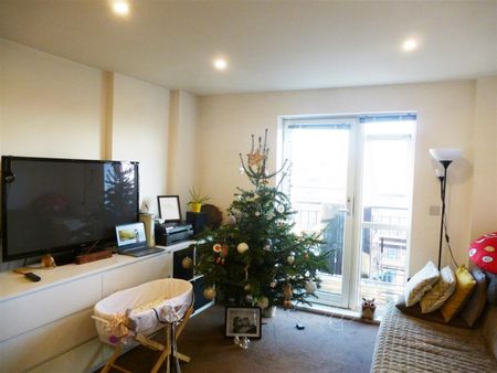 John Thornycroft Road, Southampton - Photo 2