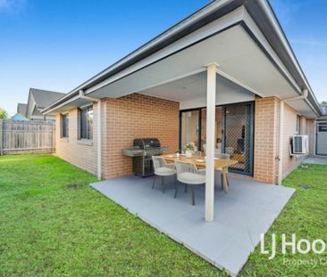 Two Living Zones - Retreat Locale - Walk to Buxton Park - Photo 5