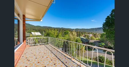 Renovated Family Home with Escarpment Views - Photo 4