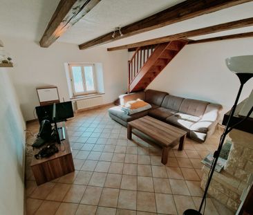 Attic duplex with a lot of character - Photo 4