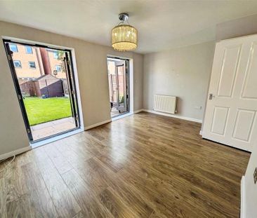 2 bedroom end of terrace house to rent - Photo 3