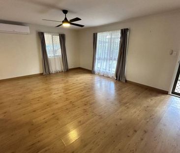 Established 3 Bedroom Family Home - Includes Garden/Lawn Maintenance - Photo 1