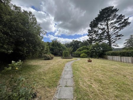 4 bedroom detached house to rent - Photo 2